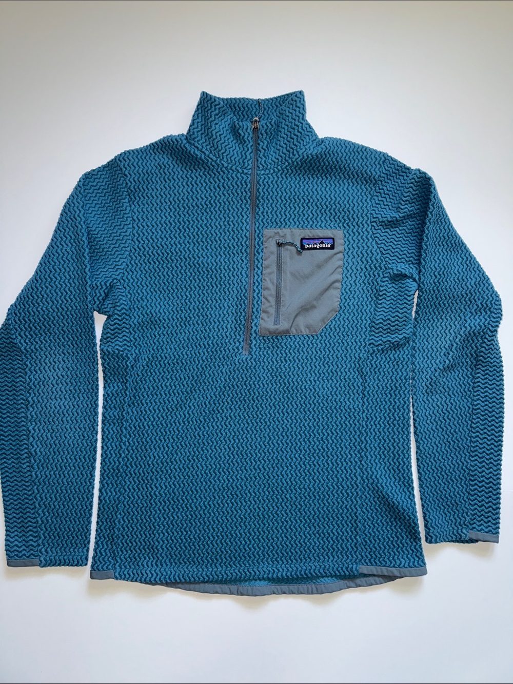 Patagonia Men’s R1 Air Zip Neck Technical Fleece Sweater Size S Blue